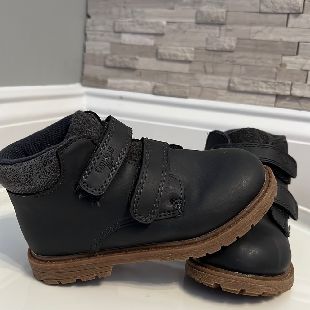 Toddlers Size 8 Boys OshKosh Boots